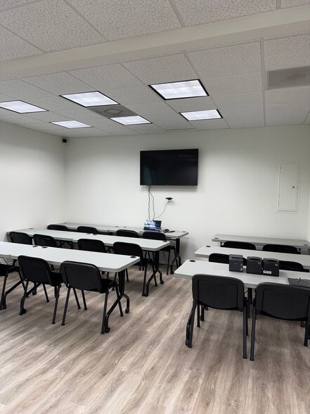 More Photos Of 9696 Bonita Beach Rd, Bonita Springs Office For Lease