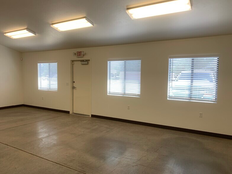 More Photos Of 8182 S Camino De Cafe, Tucson Distribution For Lease