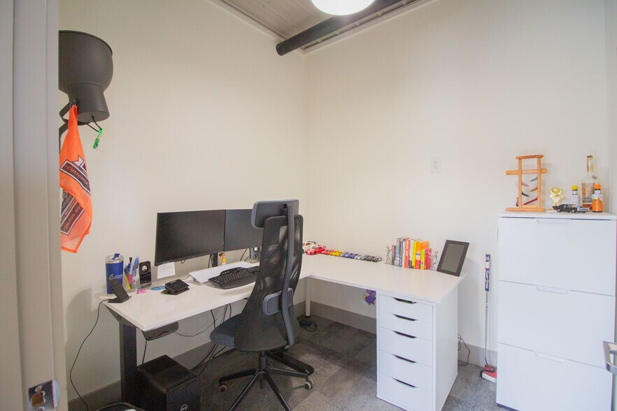 More Photos Of 501 W Willard St, Kalamazoo Office For Lease