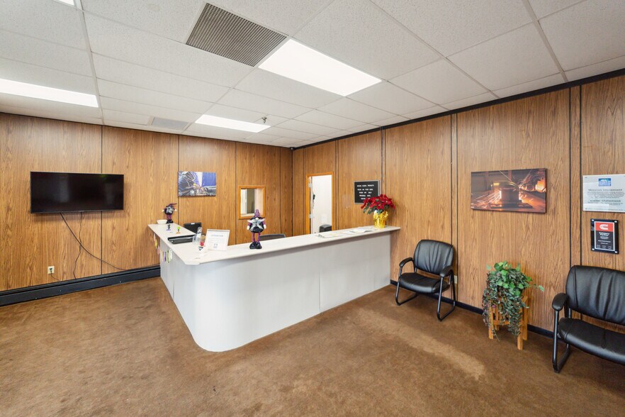 More Photos Of 3405 Engle Rd, Fort Wayne Warehouse For Sale