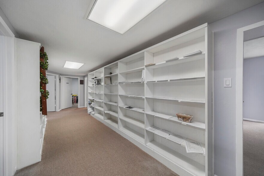 More Photos Of 2815 N Main St, Baytown Office Residential For Sale