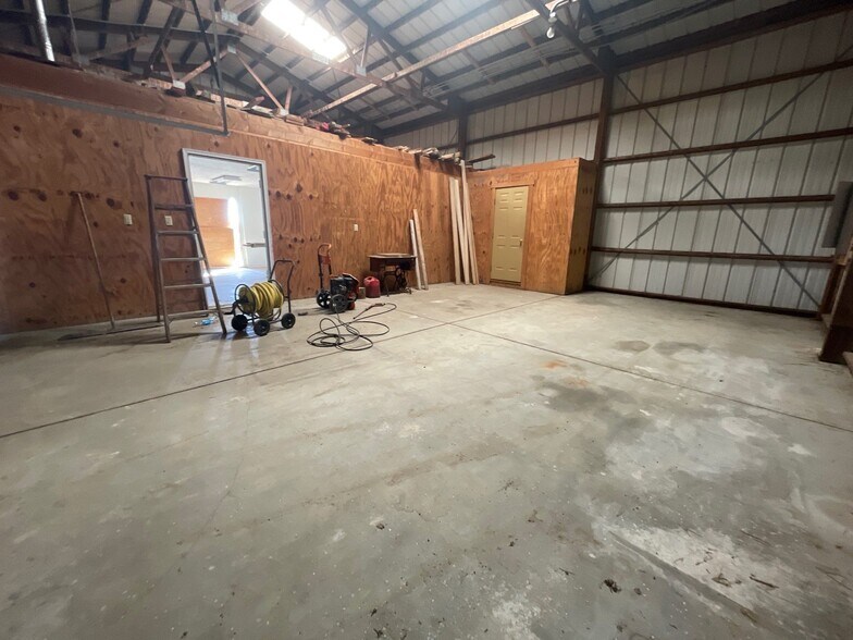 More Photos Of 7201 Arbor Rd, Lincoln Industrial For Lease