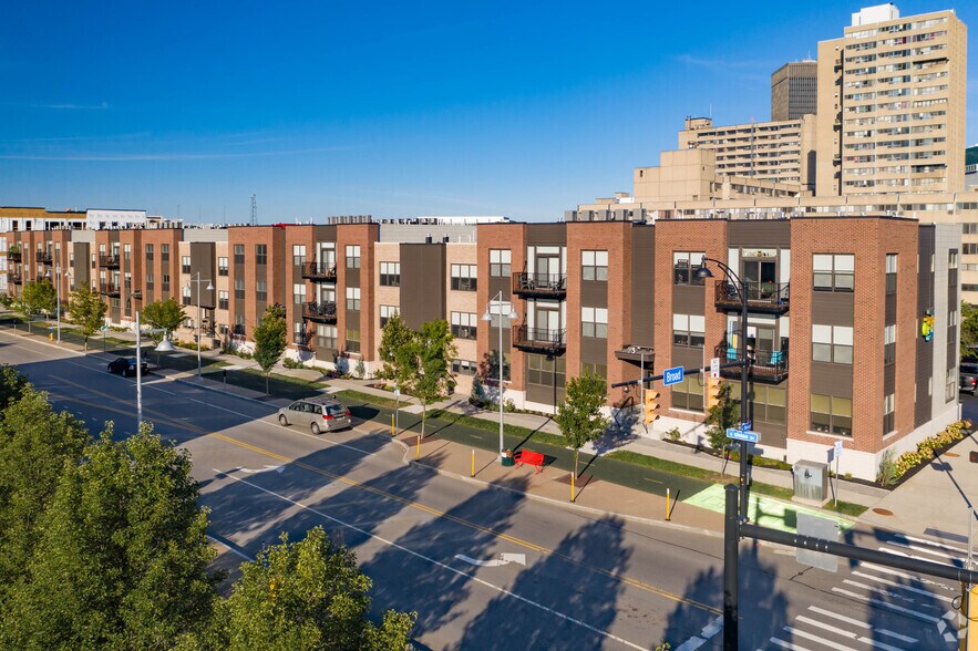 More Photos Of 47 Savannah St, Rochester Apartments For Lease