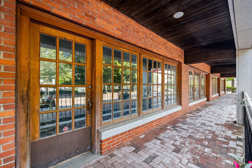 More Photos Of 1 Merrimac St, Newburyport Apartments For Lease