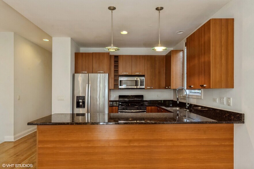 More Photos Of 4012 S Indiana Ave, Chicago Apartments For Sale