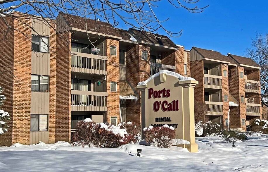 Primary Photo Of 1426 E Ports O Call Dr, Palatine Apartments For Sale
