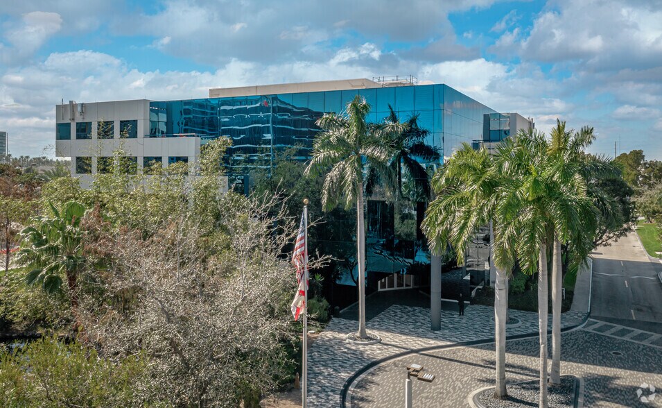 More Photos Of 20801-20807 Biscayne Blvd, Aventura Unknown For Lease