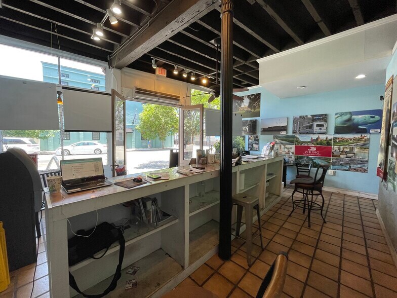 More Photos Of 231 Meeting St, Charleston Storefront Retail Office For Lease
