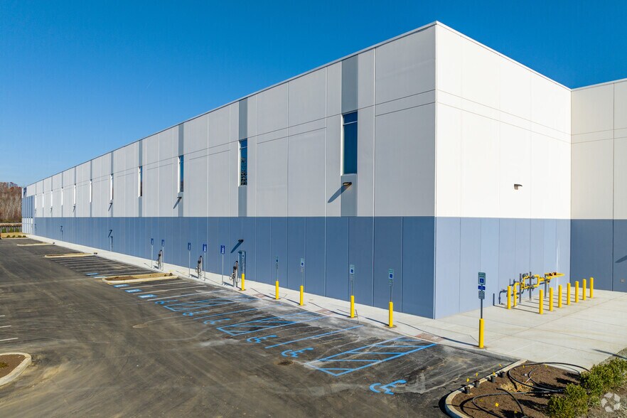 More Photos Of 40 Enterprise Ave, Lawrence Township Distribution For Lease