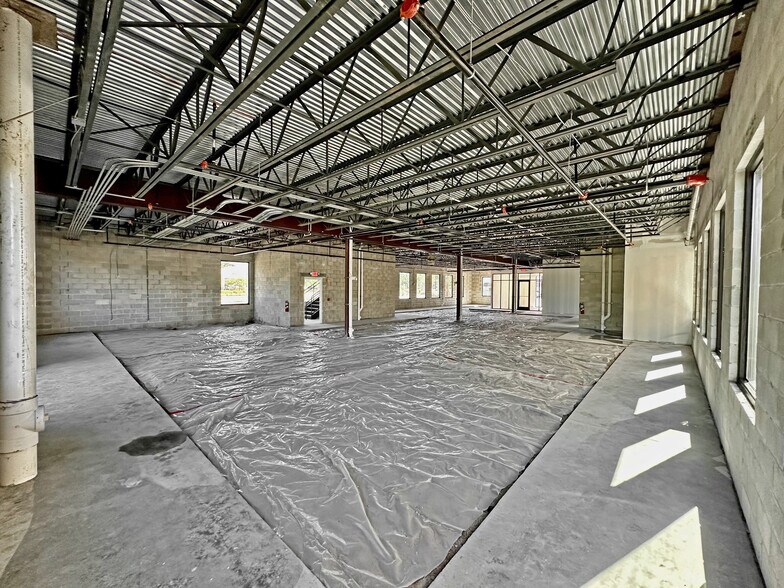 More Photos Of 95 Jaidev Rd, Saint Johns Medical For Lease