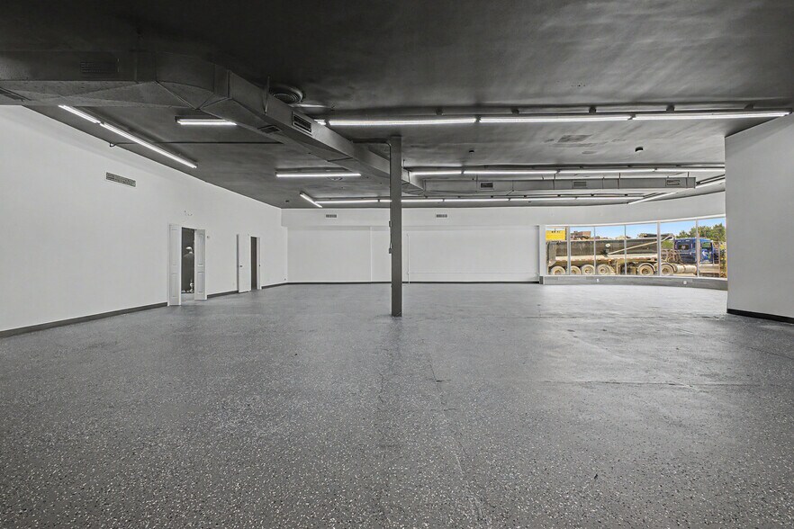 More Photos Of 14222 Fort St, Southgate General Retail For Lease