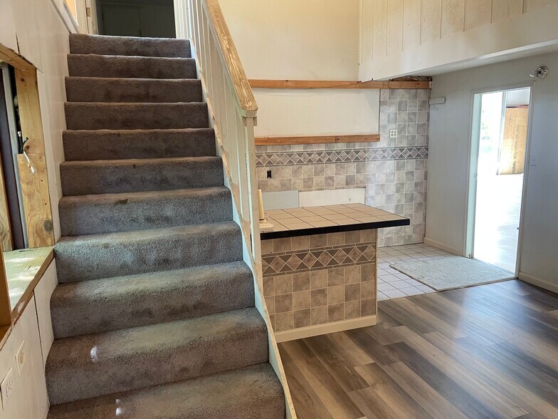 More Photos Of 414 Highway 42, Osage Beach Flex For Lease