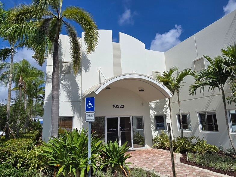 Primary Photo Of 10310-10322 NW 55th St, Sunrise Warehouse For Lease