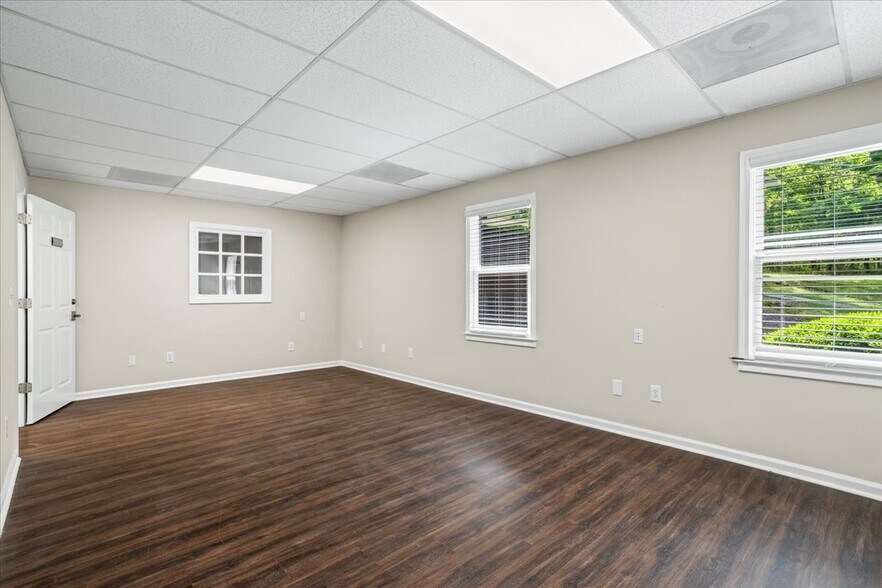 More Photos Of 889 Commerce Dr Sw, Conyers Loft Creative Space For Sale