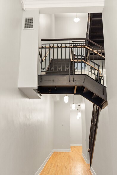 More Photos Of 208 Fayetteville St, Raleigh Loft Creative Space For Lease