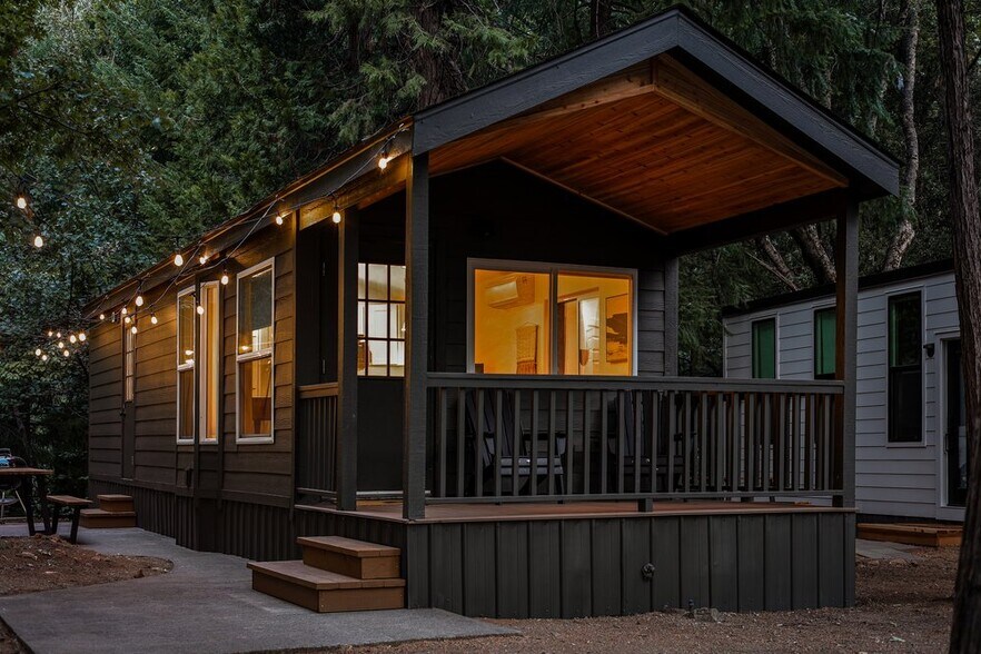 More Photos Of 4727 Dunsmuir Ave, Dunsmuir Hotel For Sale