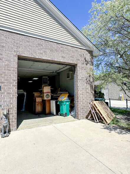 More Photos Of 540 Cortland Dr, Lake Zurich Storefront For Sale