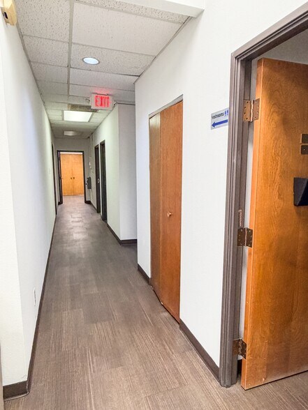 More Photos Of 1449 Forest Ln, Garland Office For Lease