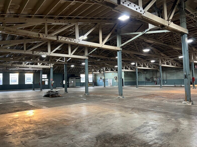More Photos Of 715-725 9th Avenue, Columbus Industrial For Sale