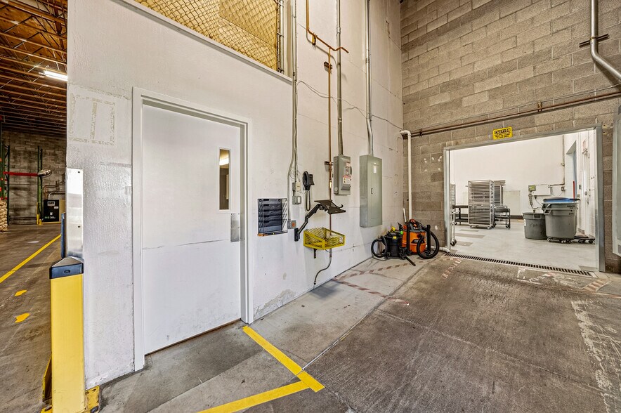 More Photos Of 710 Jefferson Ave, Ashland Light Manufacturing For Lease
