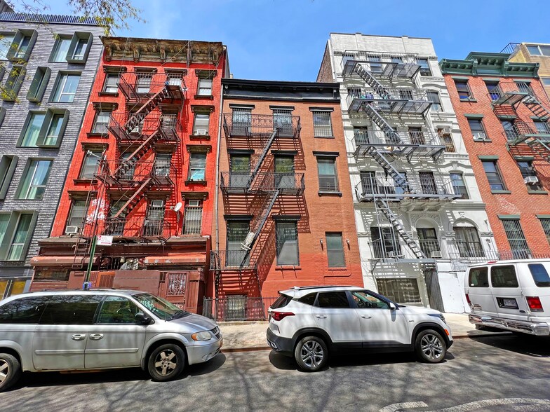 Primary Photo Of 197 Henry St, New York Office For Sale