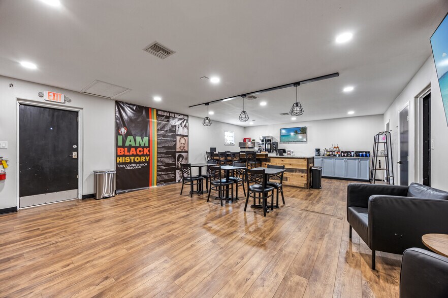 More Photos Of 2787 Aurora Rd, Melbourne Freestanding For Sale