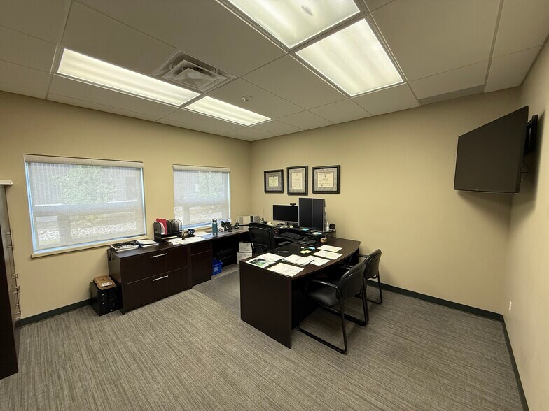 More Photos Of 518 Laura Av, Red Deer County Office For Sale