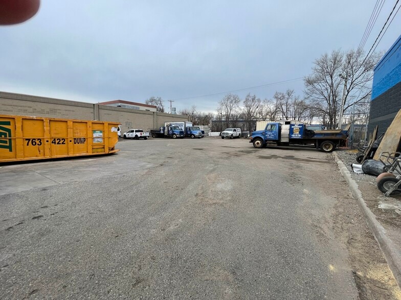 More Photos Of 5333-5337 Lakeland Ave, Minneapolis Freestanding For Sale