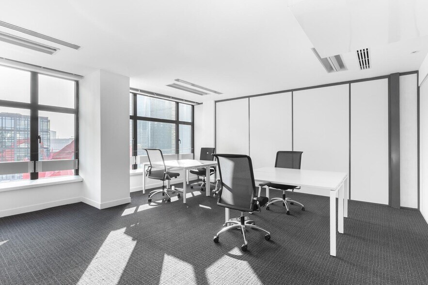 More Photos Of 1 Esplanade Miriam Makeba, Villeurbanne Office For Lease