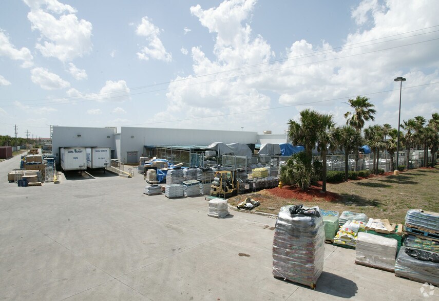 More Photos Of 959-991 E Eau Gallie Blvd, Melbourne Supermarket For Lease