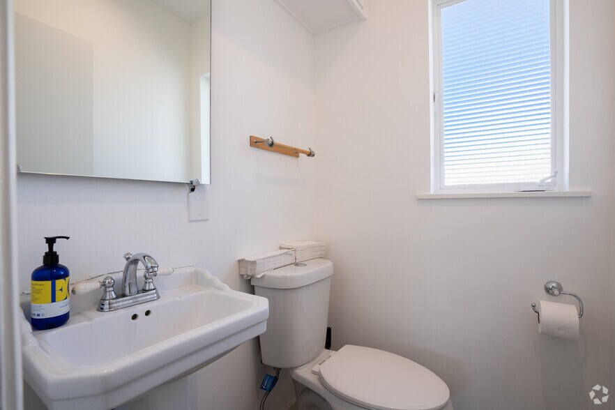 More Photos Of 4185-4187 Piedmont Ave, Oakland Medical For Sale