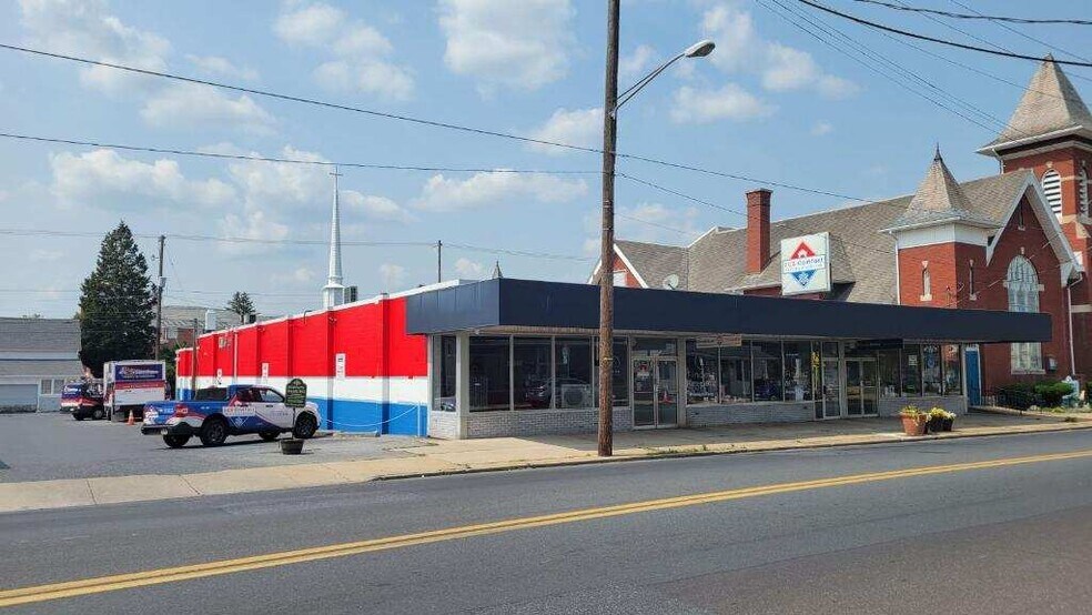 Primary Photo Of 29-33 E Main St, Palmyra General Retail For Lease