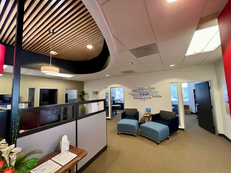 More Photos Of 3821 Calle Fortunada, San Diego Light Distribution For Lease