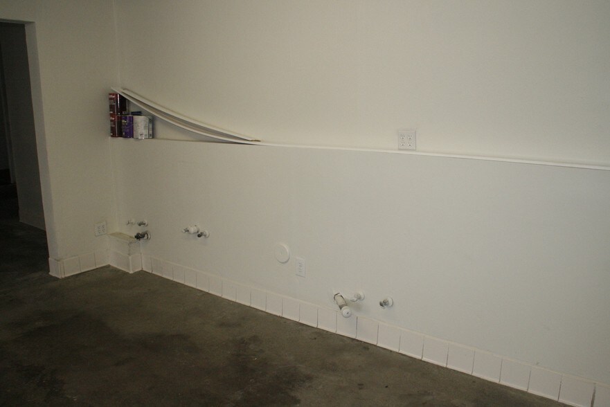 More Photos Of 25915 Senator Ave, Harbor City Warehouse For Lease