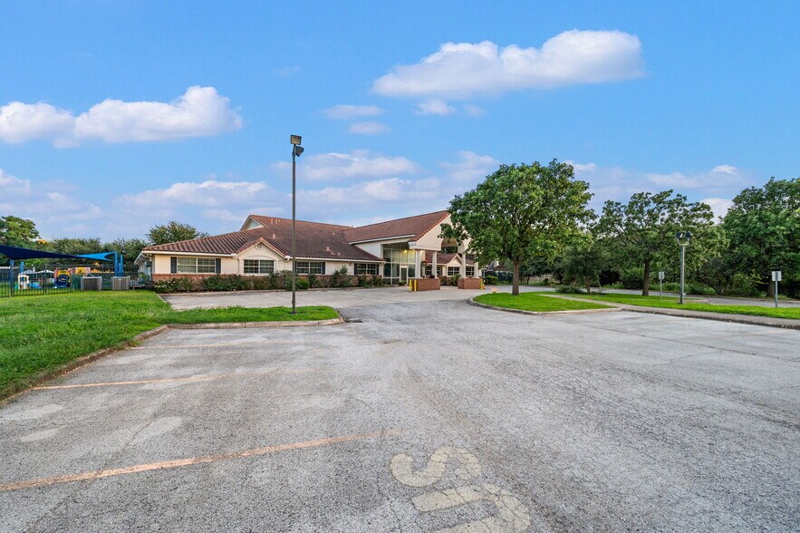 More Photos Of 10002 Camino Bandera, San Antonio Daycare Center For Sale