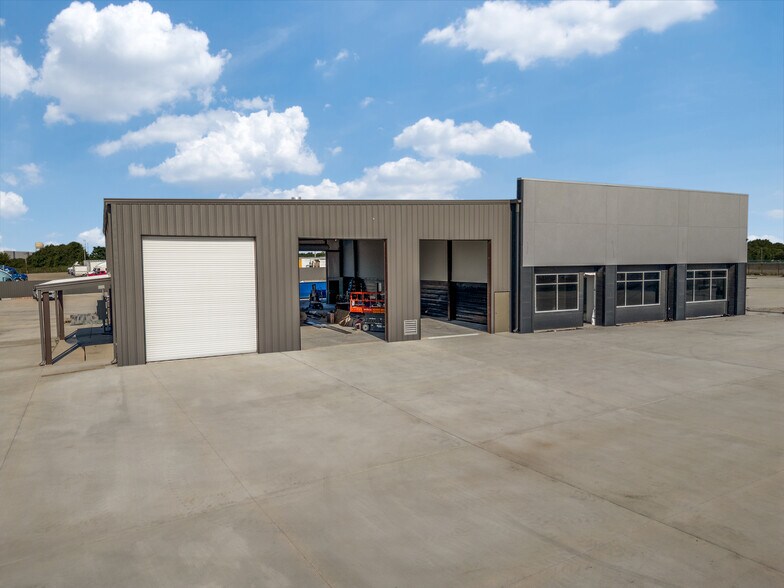 More Photos Of 34930 Lyndon B Johnson Fwy, Dallas Industrial For Lease