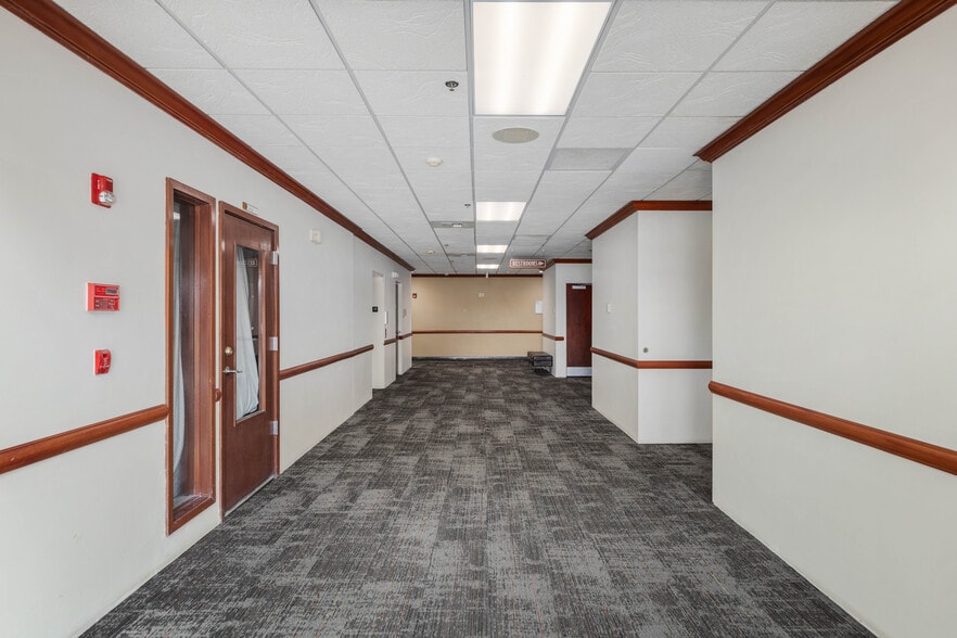More Photos Of 16710 Smokey Point Blvd, Arlington General Retail For Sale