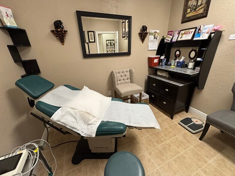 More Photos Of 7005-7011 Nightwalker Rd, Brooksville Medical For Lease
