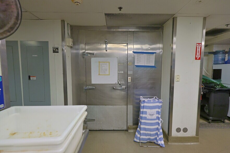 More Photos Of 1050 S Flower St, Los Angeles Apartments For Lease