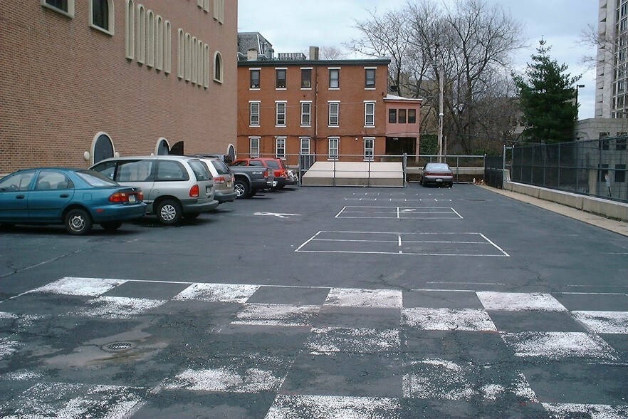 More Photos Of 2100 Spring Garden St, Philadelphia Schools For Lease