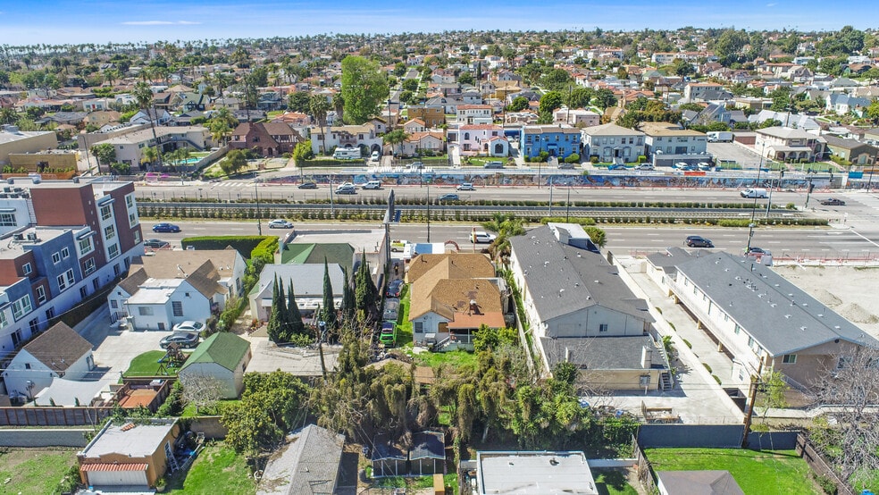 More Photos Of 5026 Crenshaw Blvd, Los Angeles Restaurant For Sale