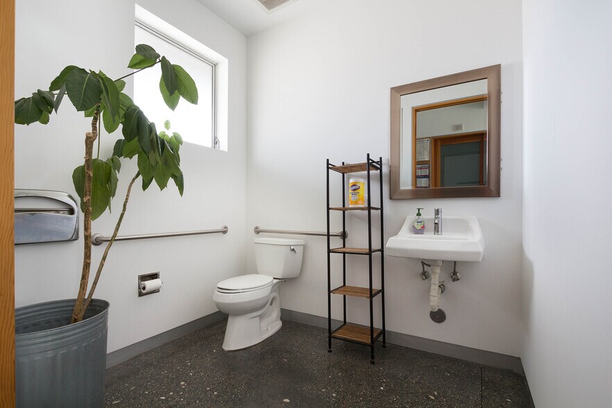 More Photos Of 215-237 California St, El Segundo Loft Creative Space For Lease