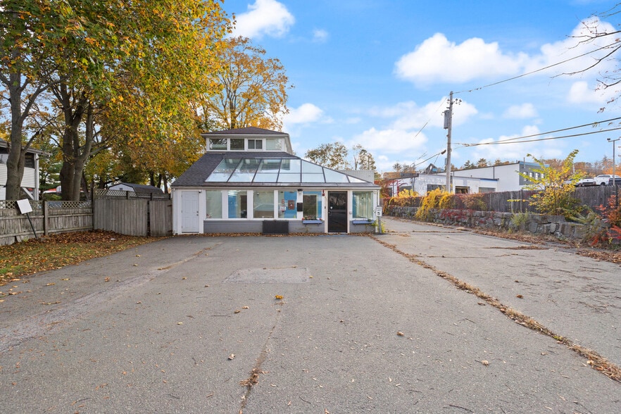 More Photos Of 430 Maple St, Danvers Freestanding For Lease
