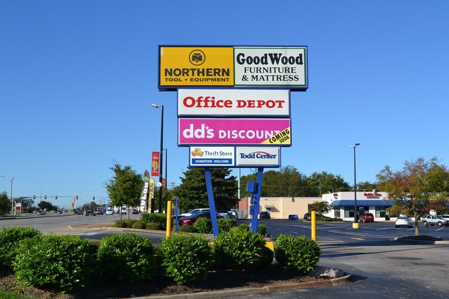 More Photos Of 2300-2332 W Mercury Blvd, Hampton Unknown For Lease