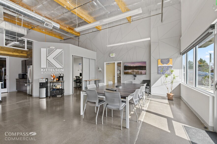 More Photos Of 1001 SW Emkay Dr, Bend Office For Sale