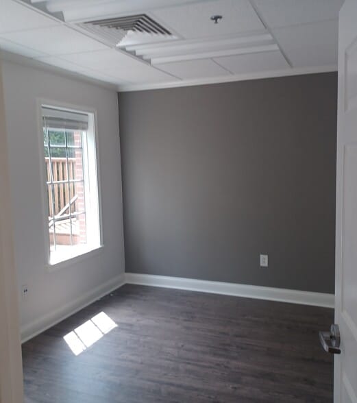 More Photos Of 311 S Royal Oaks Blvd, Franklin Medical For Sale