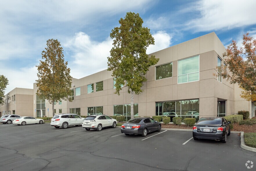 More Photos Of 2945 Ramco St, West Sacramento Office For Lease