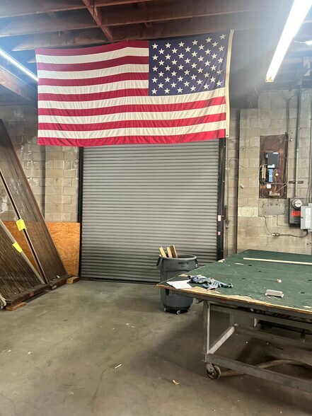 More Photos Of 702 W Anaheim St, Wilmington General Retail For Sale