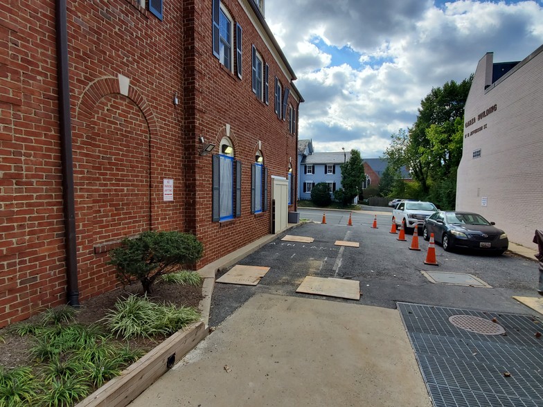 More Photos Of 99 S Washington St, Rockville Bank For Sale