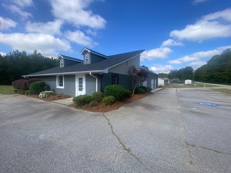 More Photos Of 272 Highway 41 N, Barnesville Office For Sale